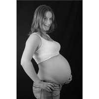 B型肝炎ウイルスは主に血液によって感染します